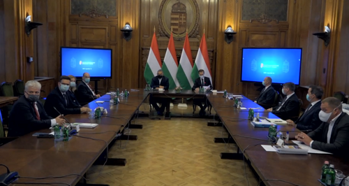 Fél évvel meghosszabbítják a hitelmoratóriumot