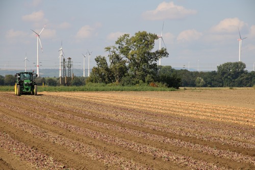 Újabb pályázati forrással támogatja az Agrárminisztérium a hazai gazdák termelői csoportjait