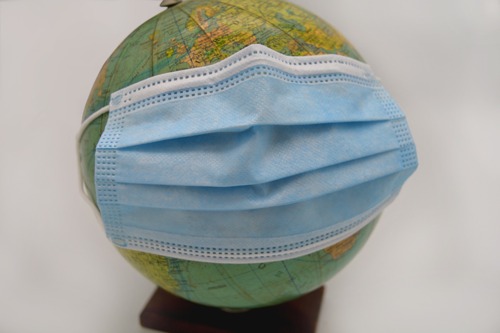 A fertőzöttek száma 32,5 millió, a halálos áldozatoké 988 ezer a világon