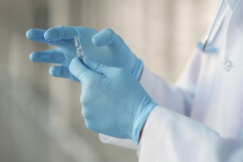 Minden hetedik embernél jelentkeznek mellékhatásai az orosz vakcinának