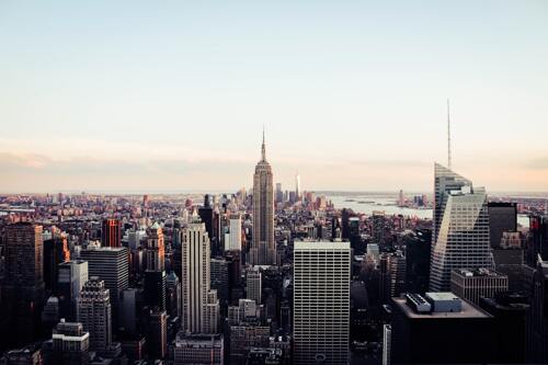 New York kormányzója élő adásban végeztette el magán a vírustesztet
