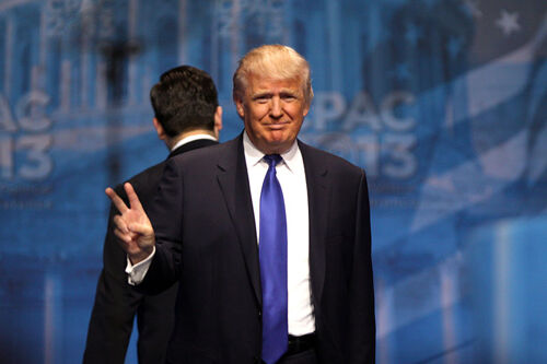 Trump nem vállalja a felelősséget, ha valaki fertőtlenítőt iszik a koronavírusra