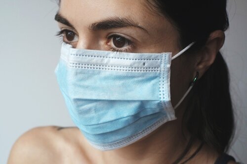 Ipsos: csúcson a szájmaszkot viselő magyarok aránya