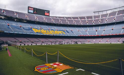 Barcelona: mosható és klubszínű maszkokat dob piacra a katalán csapat