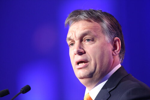 Orbán Viktor: ha a védőtávolságot betartjuk, nem lesz baj
