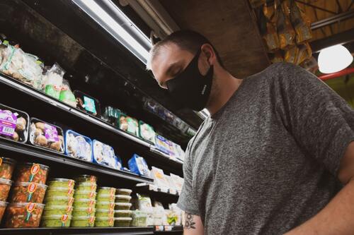 BRFK: kilenc üzletet bezártak az éjjel a maszkszabályok miatt