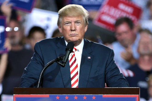 Trump kijelentette: "Nem fogunk újra bezárkózni"