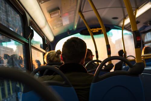 Hétfőtől ismét fel lehet szállni az első ajtón a buszokra