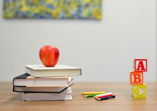 Két fővárosi iskolában május végén befejezik a digitális oktatást