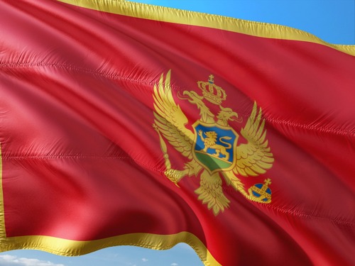 Montenegróban éjszakai kijárási tilalmat vezetnek be