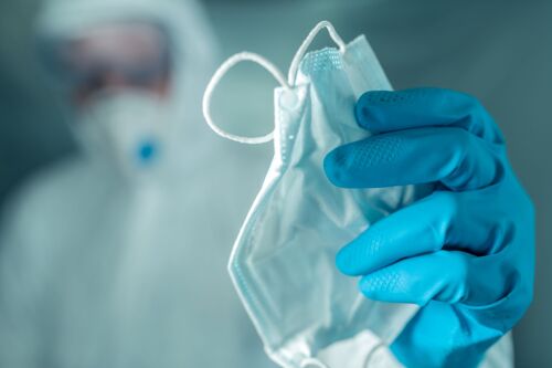 Megkezdődött a maszkok és védőeszközök kiszállítása az érettségire