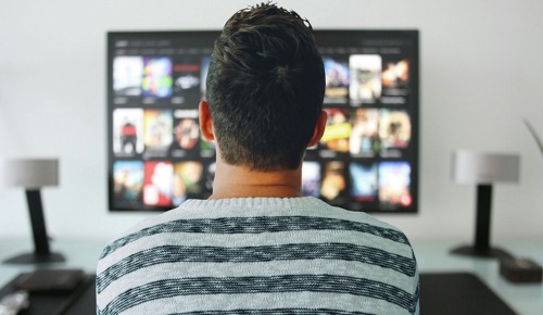 Menekülnek az amerikaiak a tévéelőfizetésektől