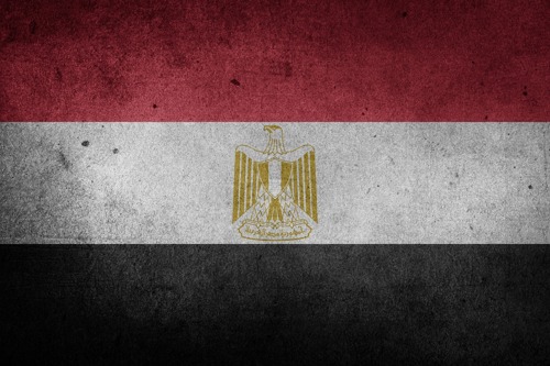 Egyiptomban csúcson van a koronavírus-járvány, de azért kinyit az ország