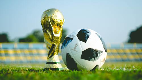 Megint átírta a koronavírus a FIFA versenynaptárát