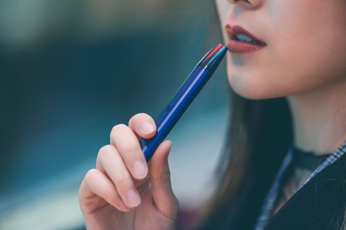 Koronavírus: veszélyt jelenthet az e-cigaretta?