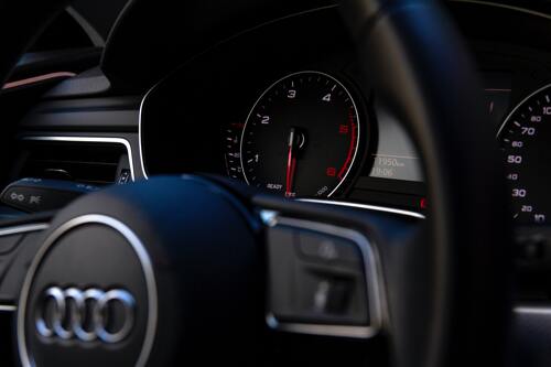A kormány segít talpra állni az Audi-gyárnak