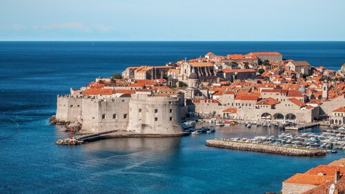 Teljesen összeomlott a turizmus a magyarok kedvenc külföldi nyaralóhelyein