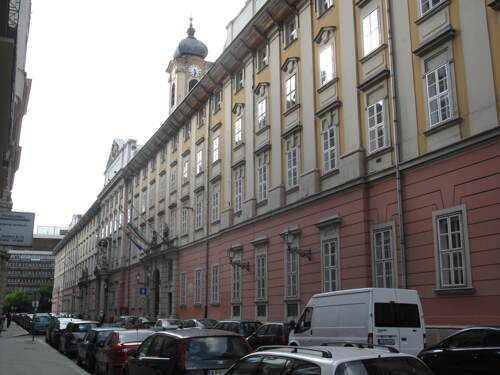 A budapesti Városházára fogadnak be hajléktalanokat a járvány idején