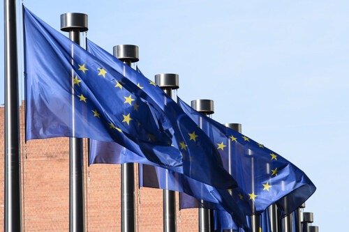 Kiderült: 340 milliárd forintnyi EU-pénzt fordít a vírusválság enyhítésére a kormány